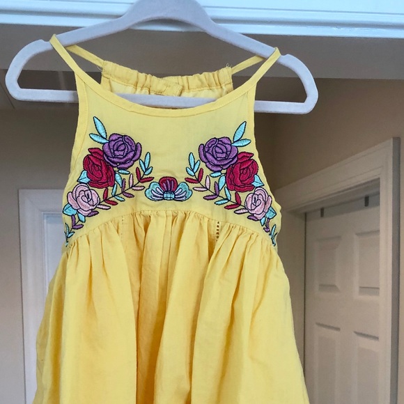Girls Yellow flower dress with underskirt.🌸😍 - Picture 2 of 3